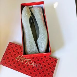 Hot Cakes silver Sparkly never worn flats